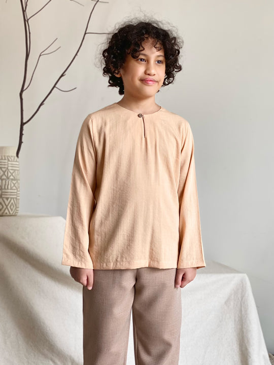 DAMAI Teluk Belanga Kurta in Peach