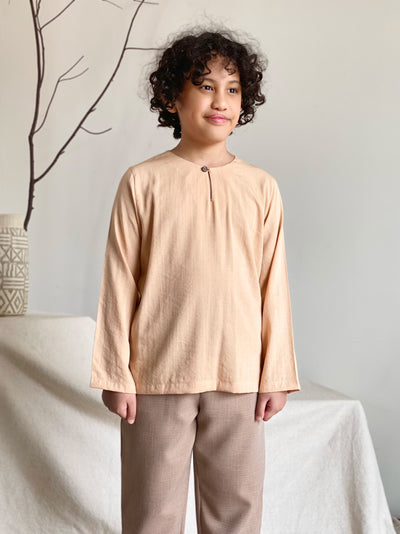 DAMAI Teluk Belanga Kurta in Peach