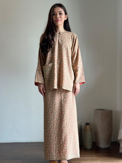 MULUS Kurung Kedah Set in Peach Floral