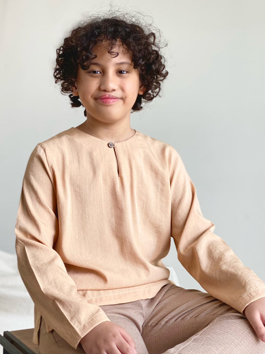 DAMAI Teluk Belanga Kurta in Peach