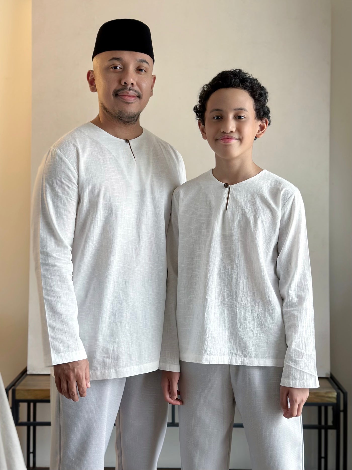 DAMAI Teluk Belanga Kurta in White