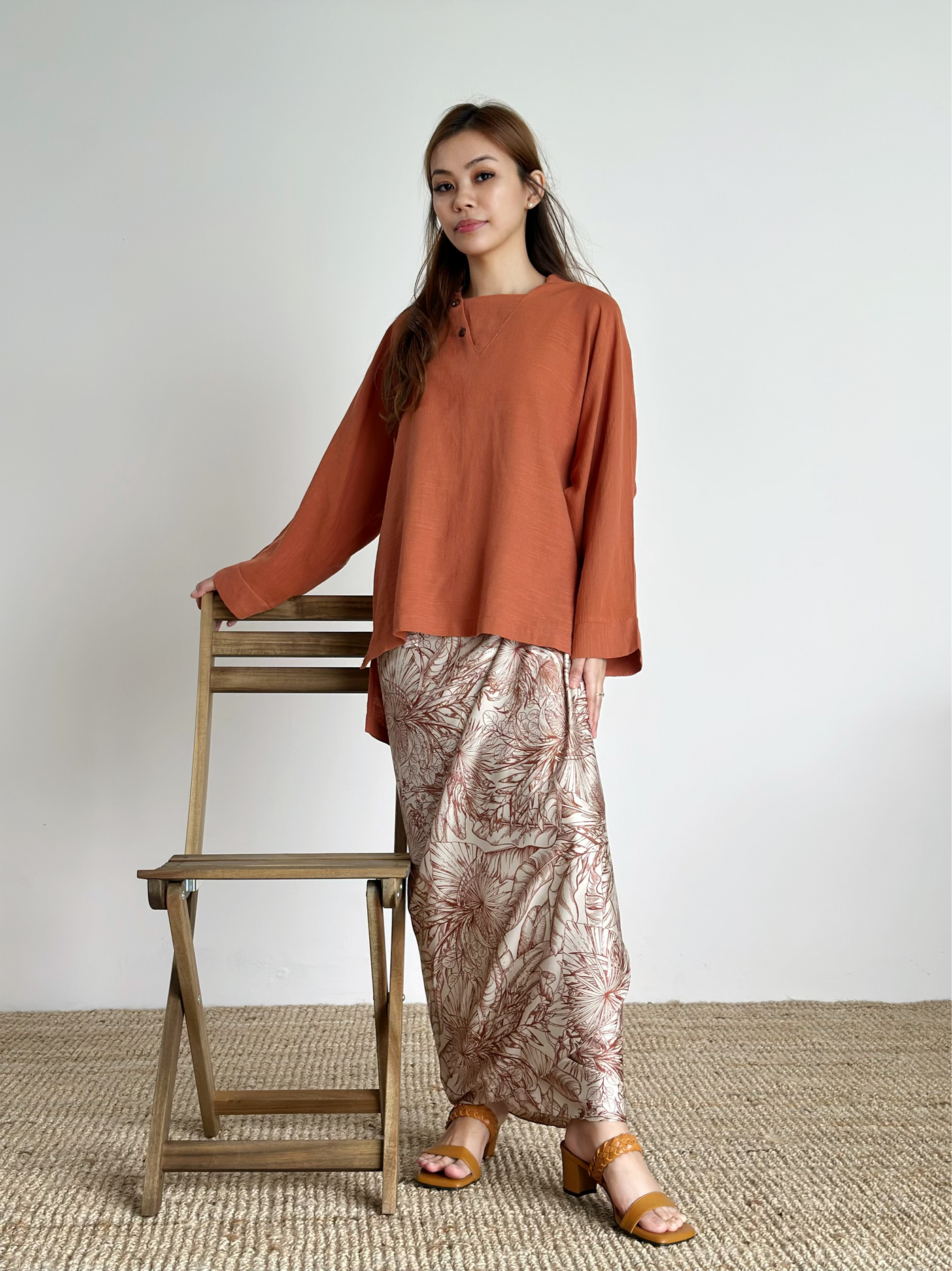 AKASIA Linen Blouse in Cinnamon