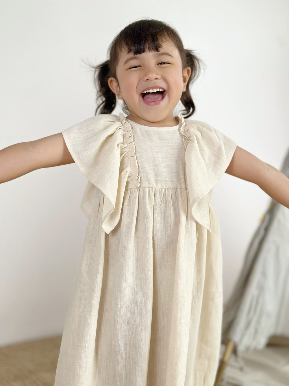 FRIDA Frill Dress in Vanilla