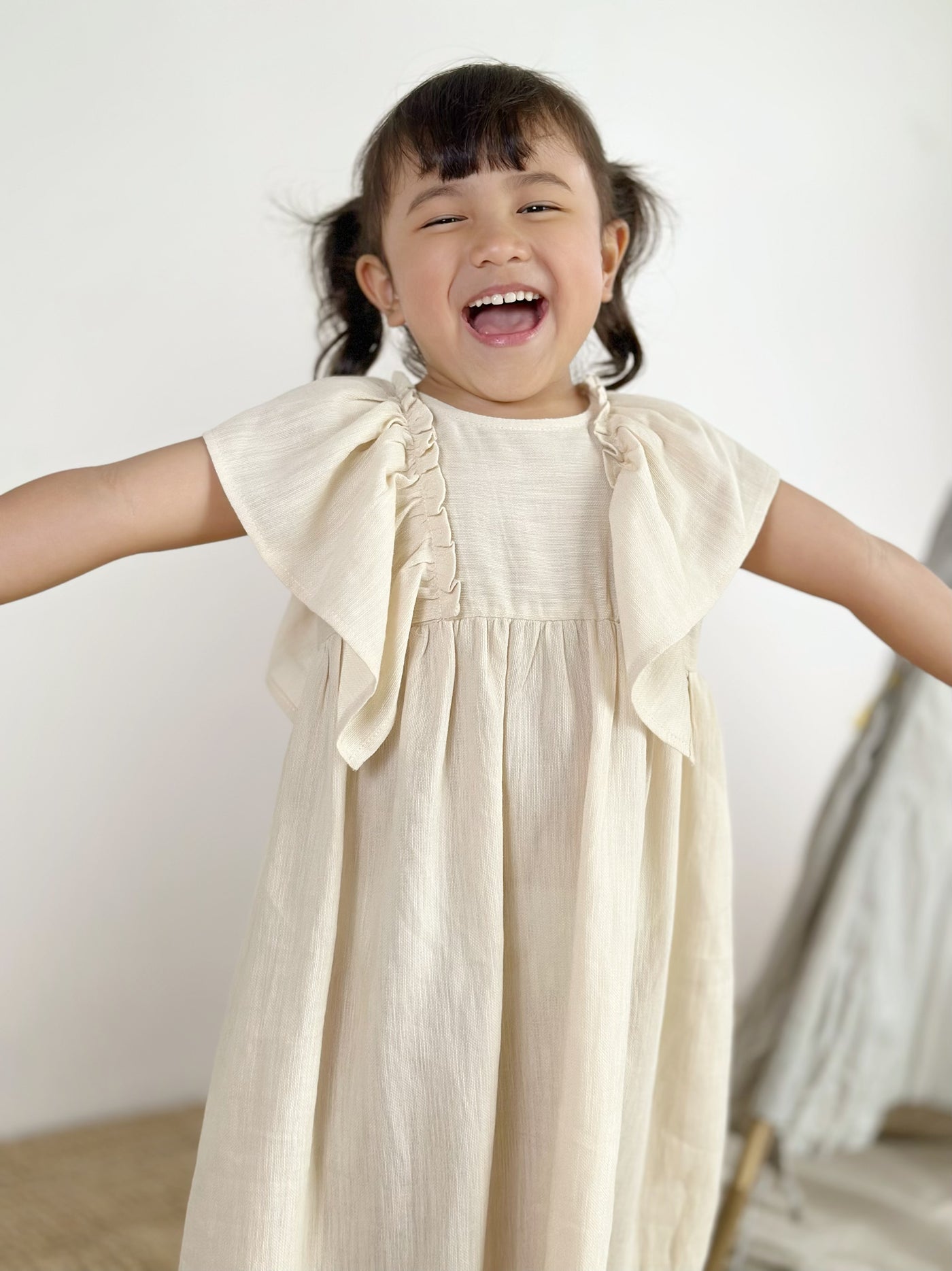 FRIDA Frill Dress in Vanilla