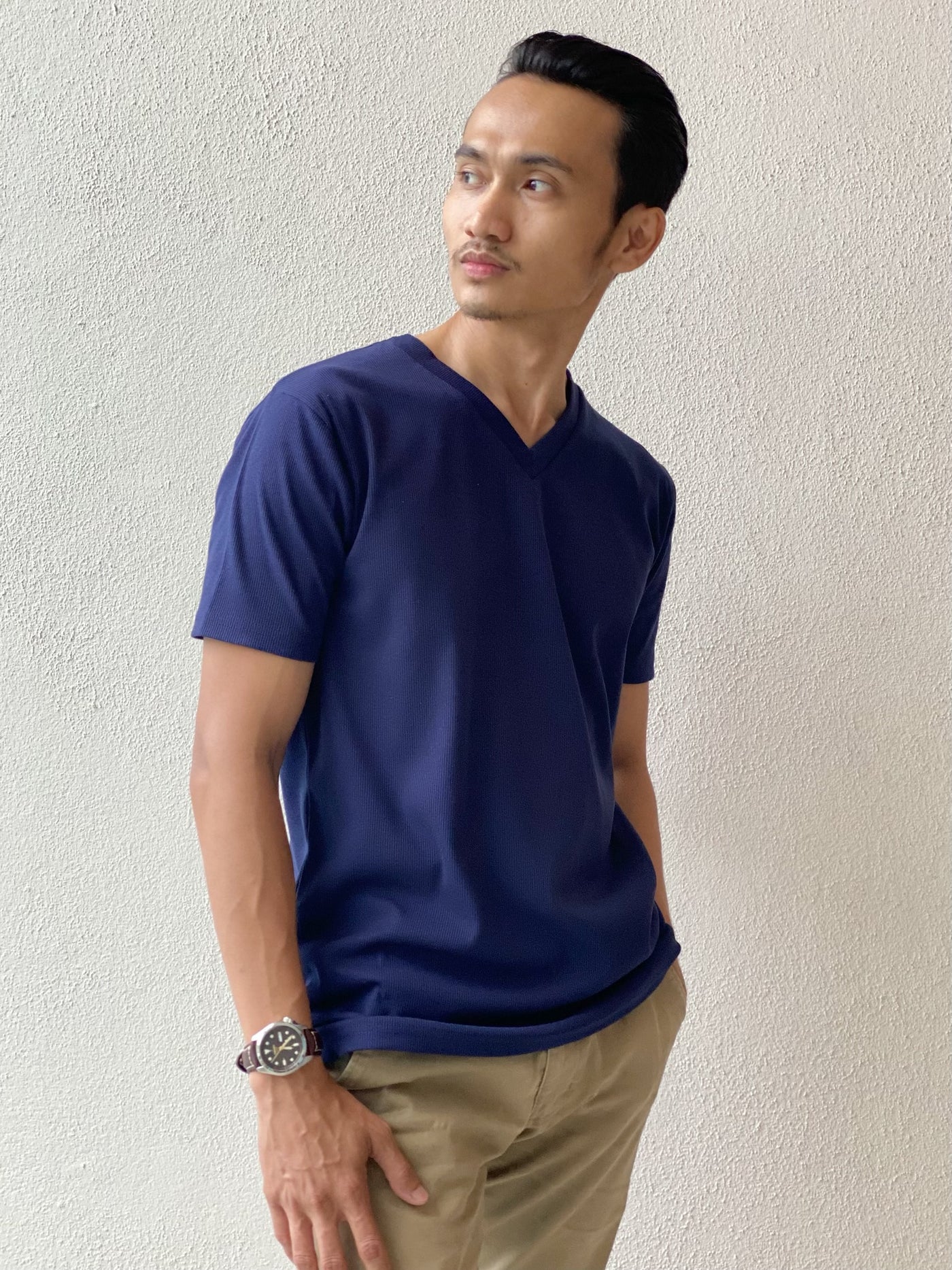AARON V-Neck Tee in Navy