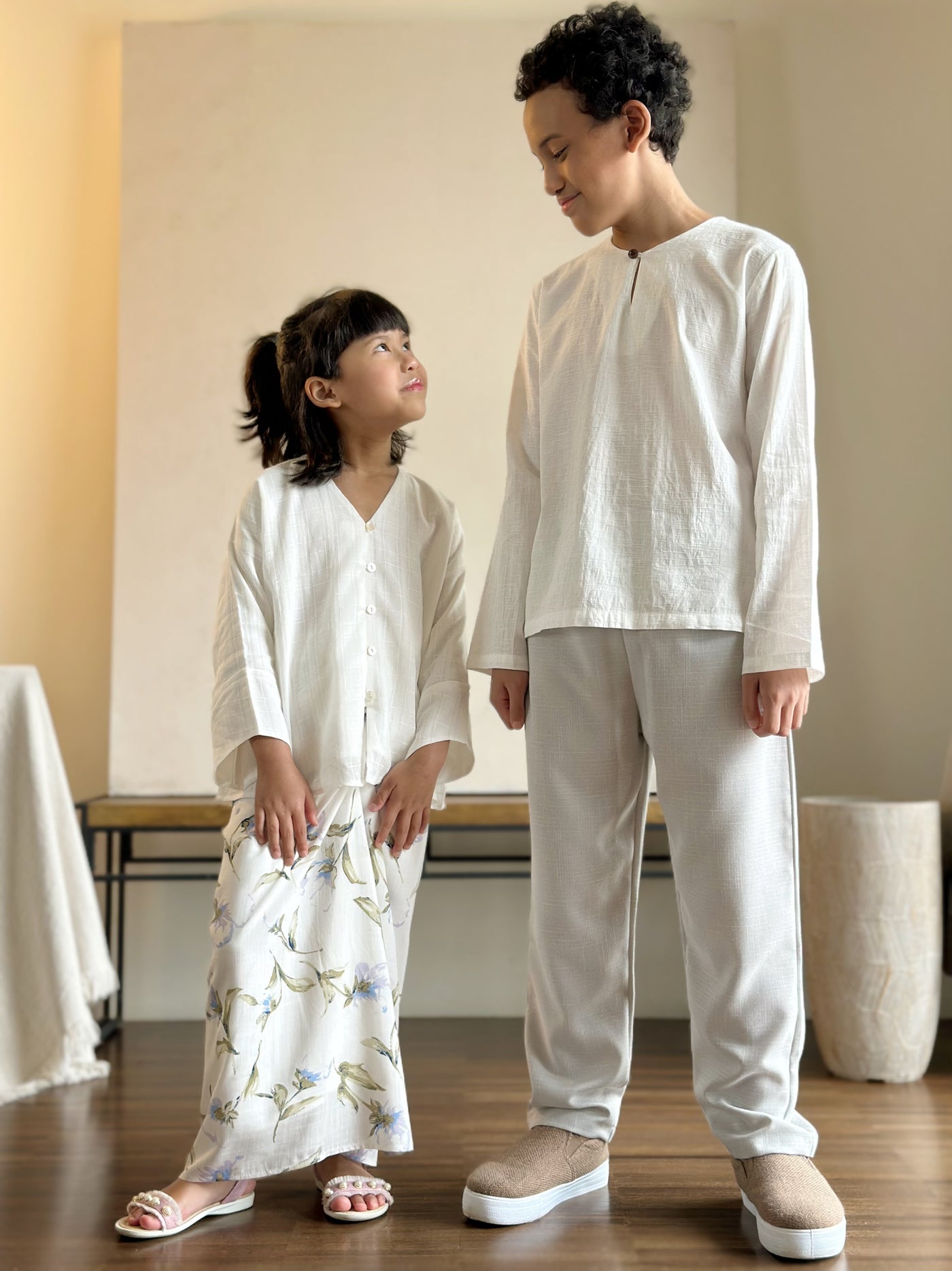 BAIDURI Mini Kebarung Set in White Garden