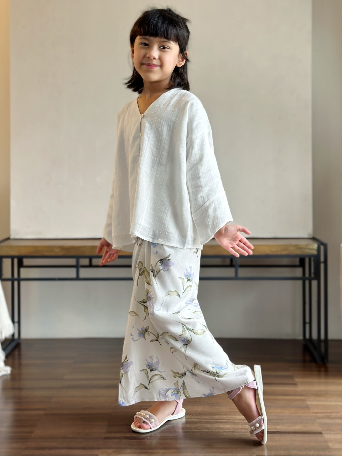 BAIDURI Mini Kebarung Set in White Garden