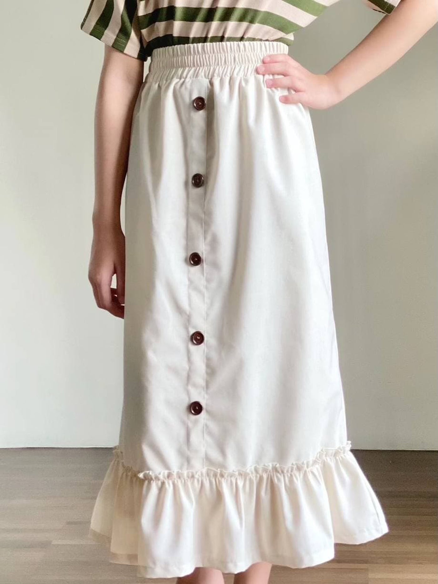 Mallory Buttoned Ruffle Skirt in Ivory